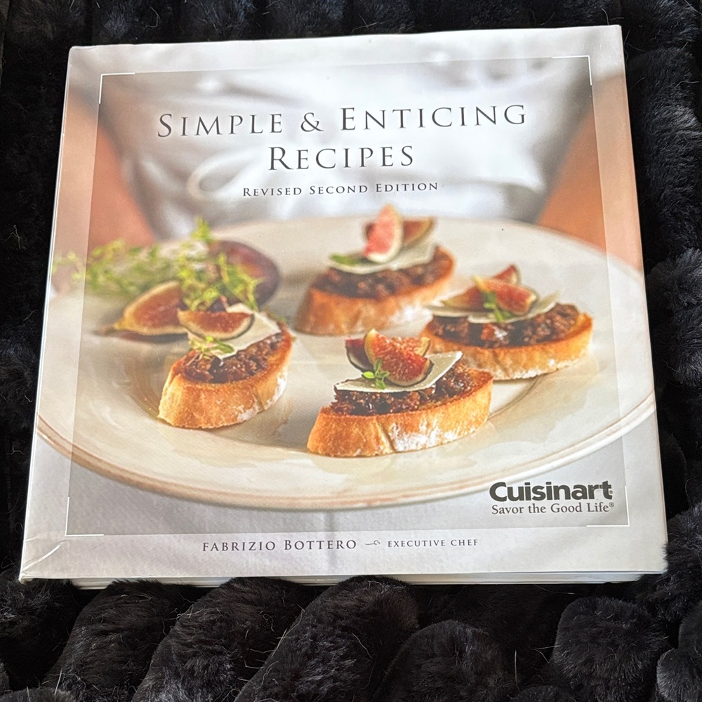 Cuisinart Simple & Enticing Recipes Cookbook - White Cover
